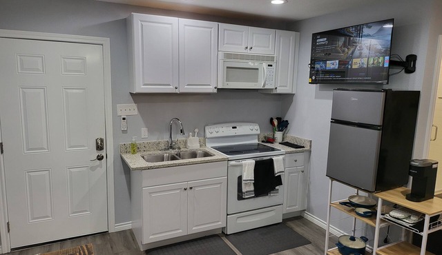 Stockyards Studio sleeps up to 6 & just minutes away from Stockyards & Downtown