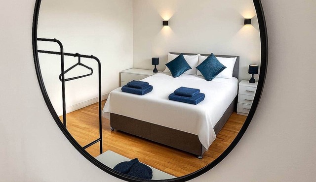 Stoke Mandeville House | Sleeps up to 6-8