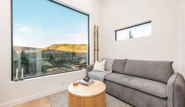 STOKE Pod tiny cabin with epic view next to Poley Mountain