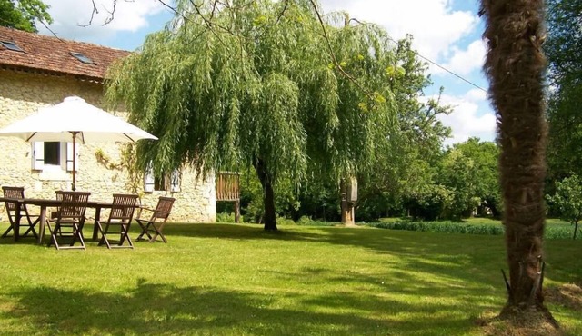 Stone house with garden in the heart of Périgord