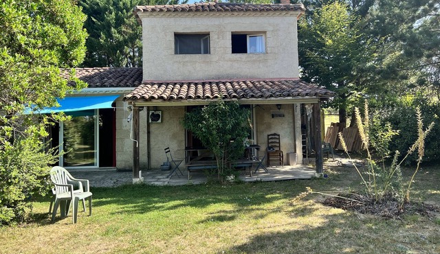 Stone 18th Century house with great view pool et garden in the Gers region