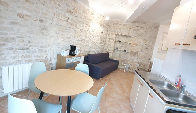 Stone apartment in the heart of Barjac