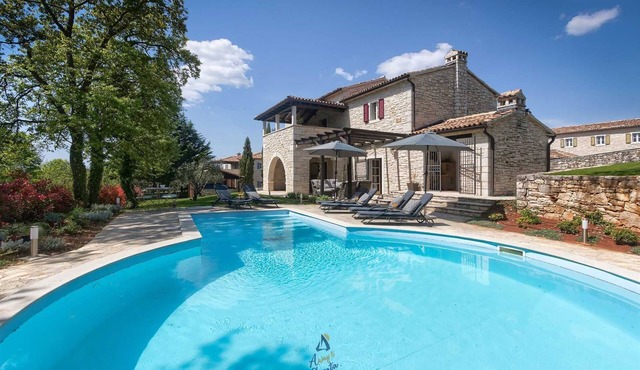Stone beauty, surrounded by forest, for up to 9 guests