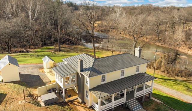 Stone Bridge Farm - 5BR Historic Riverfront Estate