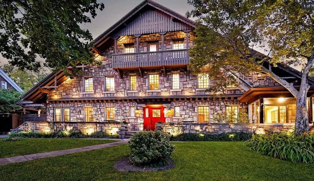 Stone Chalet Bed & Breakfast Inn