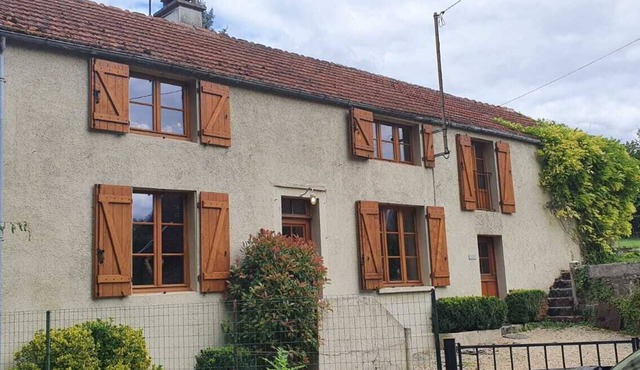 Stone Cottage with Pool & EV charger - heart of Burgundy/Champagne countryside