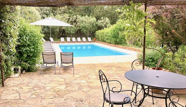 STONE COTTAGE, 2-4 PEOPLE, AT PROVENCE MAS 16TH CENT., POOL, GARDEN, PARKING