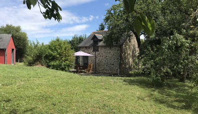 Stone cottage between Saint Malo and Mont Saint Michel