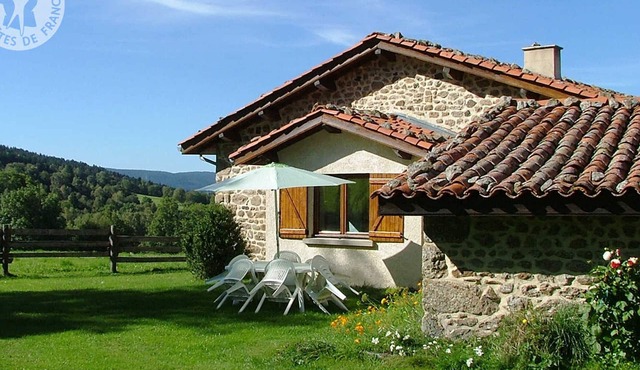 Stone cottage for 6 with fireplace in Sauvain