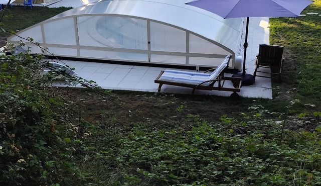 stone cottage in a farmhouse with swimming pool, many activities nearby