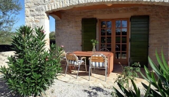 Stone cottage in tranquil village location, 5km from Porec