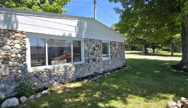 Stone Cottage on Portage Lake with Private Dock