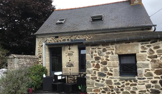 Stone country house, close to the sea.