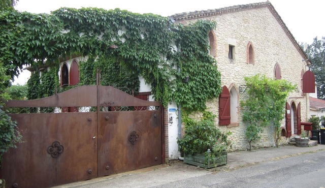 Stone country house with swimming pool for 10/12 people