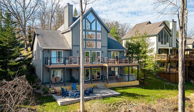 Stone Crest | Centrally Located, Fire Pit!