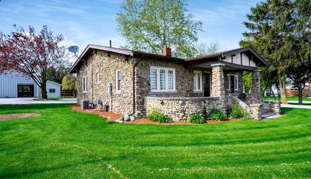 Stone Farm Retreat with Foosball and Poker Table in Ontario