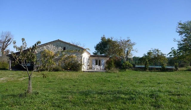 stone farmhouse on one level 3 c. with private pool