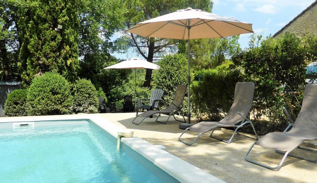 Stone farmhouse with private pool for up to 8 people