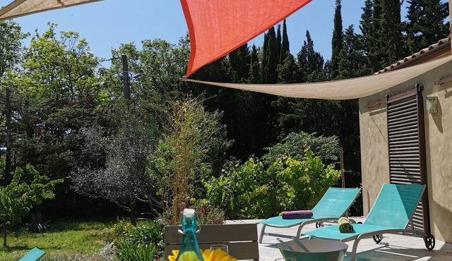 Stone house, private swimming pool, on a 3000m park, Gites de France 4 épis