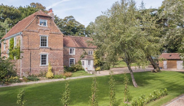 Stone Hall Farmhouse is a stunning Grade II listed house with Georgian and Victorian origins, nestle