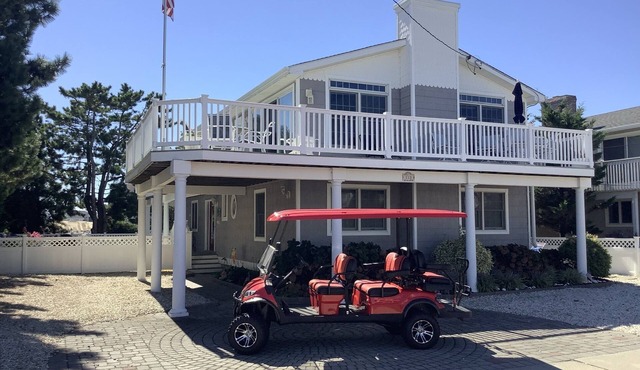 Stone Harbor, Gorgeous 4th from Beach 5 B/R Home.Oversized Pool, Spa & Golfcart.