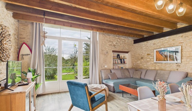 Stone house for 4 adults/2 children with garden