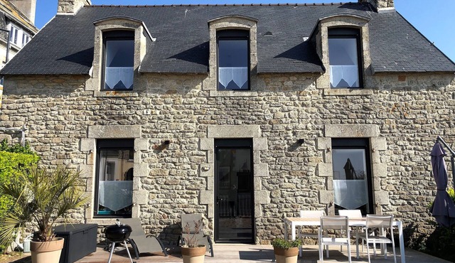 Stone house on the port of LESCONIL (SEA VIEW) 4 STARS