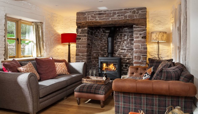 Stone House - a charming cottage that sleeps 6 guests