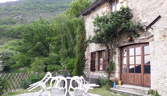stone house between Vercors and Diois