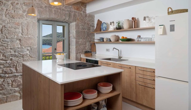 Stone house Casa Lumina