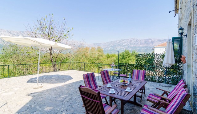 Stone House 'DiMaTo' - Four Bedroom Holiday Home with Terrace