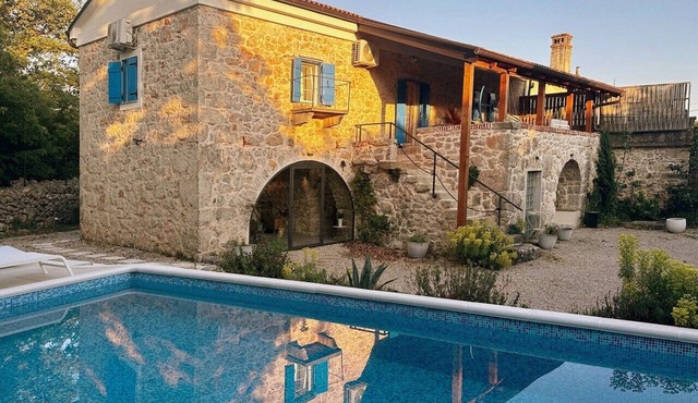 Stone house Emilia with pool on the island of Krk
