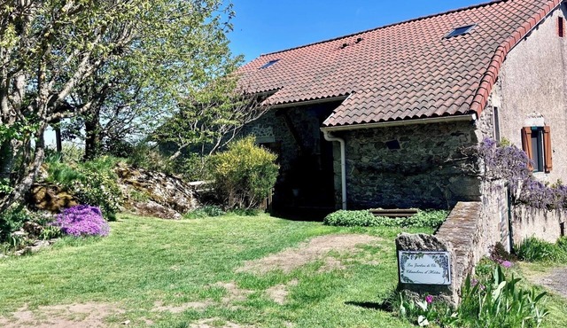 Stone house, gîte for 10 people with disabled access