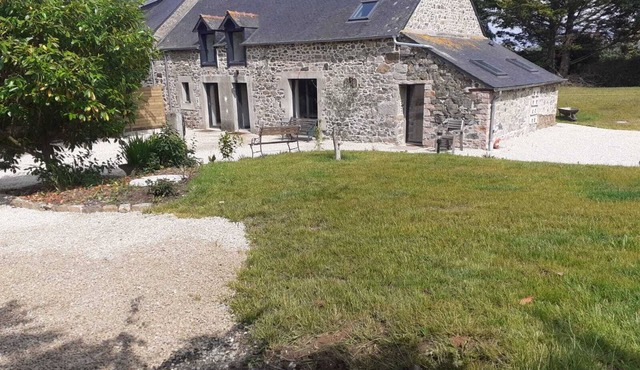 Stone house in a quiet location, only 1 km from the sea