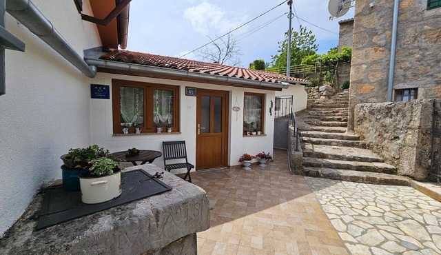 Stone House in Dobrec with Sea View & Jacuzzi