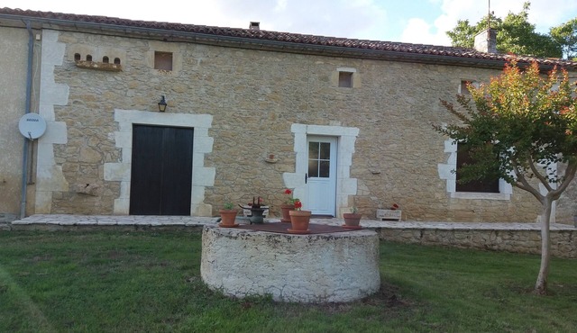 Stone house in the countryside 2 bed.