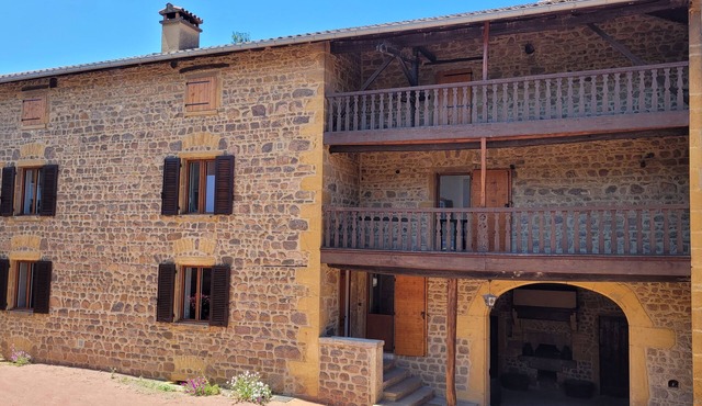 Stone house in Sarcey en Beaujolais 12 people