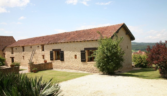 Stone house in the heart of Perigord Noir, private swimming pool