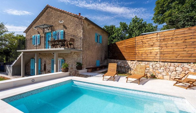 Stone house Katarina with swimming pool, only 50 meters from the Sea