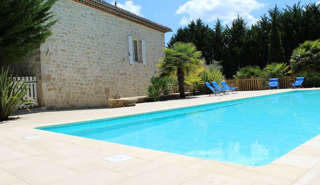 Stone house, large 16.5x5-m private pool