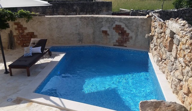 Stone House, Luxury, Pool, Garden, 3 Bedrooms+2/2 Beds, 2 Bathrooms,WIFI,GRILL