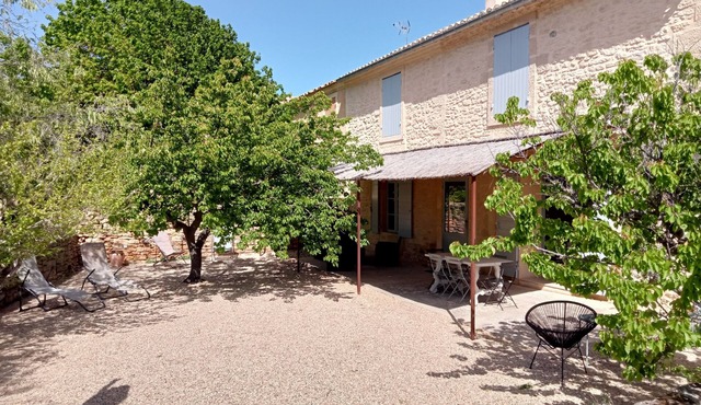 Stone house - medieval village South of France - commodities & services included