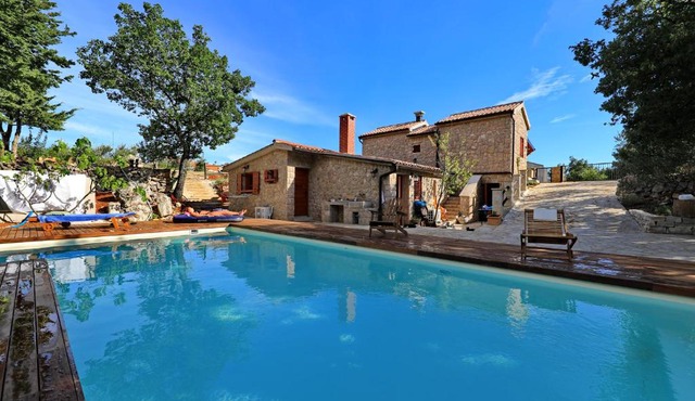 Stone house Magarac