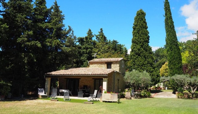 Stone House near Châteauneuf-du-Pape Vineyards