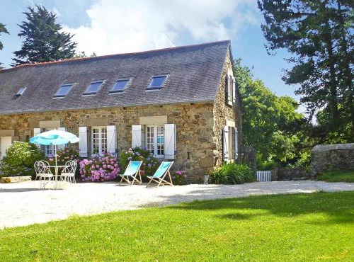 Stone House near Pink Granite Coast Beaches
