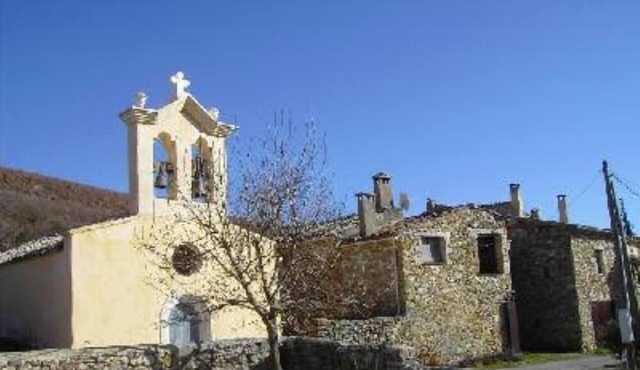 Stone house of character in a typical Provencal hamlet