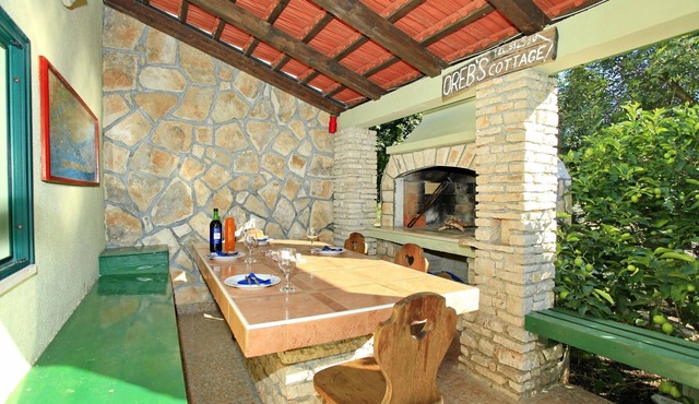 Stone House Oreb's Cottage - Two Bedroom Stone House with Terrace and Garden View