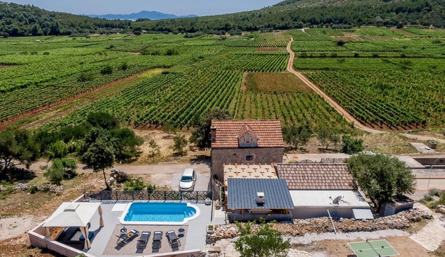 Stone House Prapatna - Two-Bedroom Holiday Home with Swimming Pool