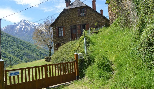 Stone house with character in the heart of the Ariège Natural Park