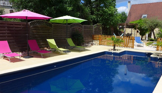 STONE HOUSE WITH HEATED POOL (WEEKEND) 700 €)